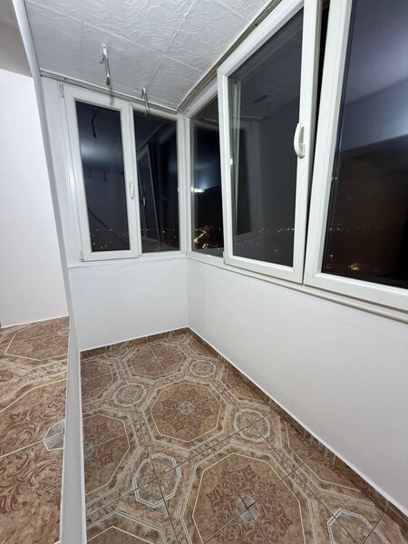 Nicolae Grigorescu, 5-7 minute metrou, bloc 1984,