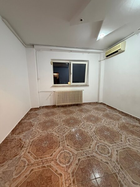 Nicolae Grigorescu, 5-7 minute metrou, bloc 1984,