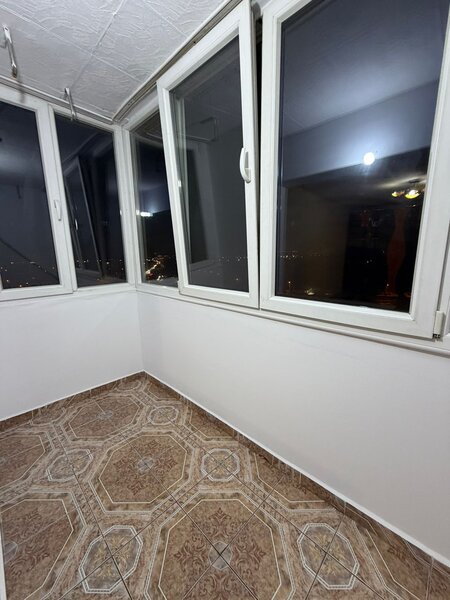 Nicolae Grigorescu, 5-7 minute metrou, bloc 1984,